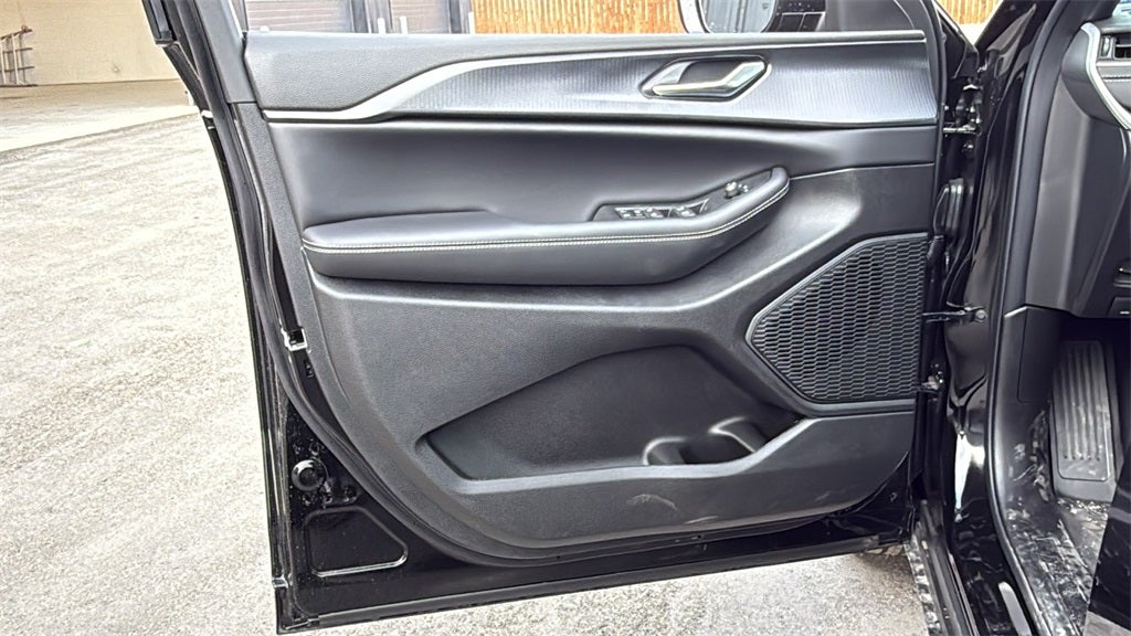 2025 Jeep Grand Cherokee GRAND CHEROKEE LAREDO X 4X2