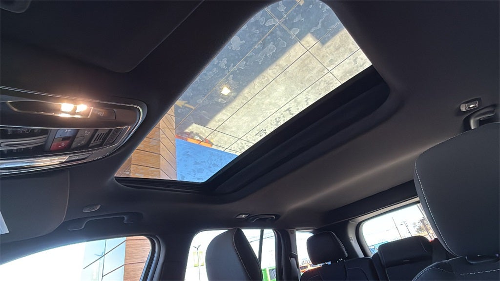 2025 Jeep Grand Cherokee GRAND CHEROKEE LAREDO X 4X2