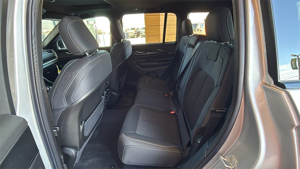 2025 Jeep Grand Cherokee GRAND CHEROKEE LAREDO X 4X2