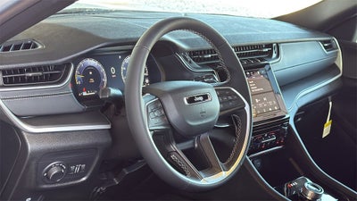 2025 Jeep Grand Cherokee GRAND CHEROKEE LAREDO X 4X2