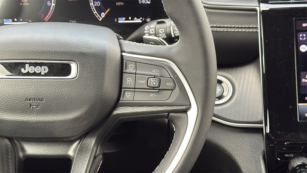 2025 Jeep Grand Cherokee GRAND CHEROKEE LAREDO 4X2