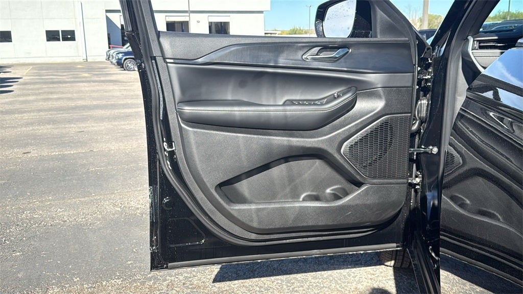 2025 Jeep Grand Cherokee GRAND CHEROKEE ALTITUDE 4X2