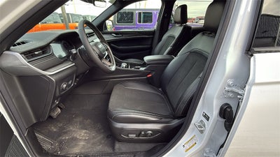 2026 Jeep Grand Cherokee GRAND CHEROKEE LAREDO ALTITUDE 4X2