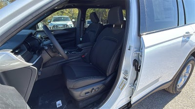 2025 Jeep Grand Cherokee GRAND CHEROKEE L LAREDO X 4X2