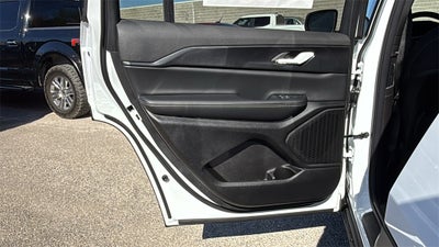 2025 Jeep Grand Cherokee GRAND CHEROKEE L LAREDO X 4X2