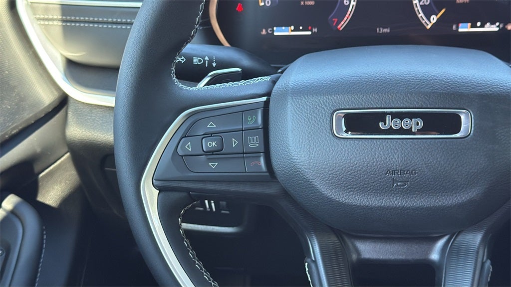 2025 Jeep Grand Cherokee GRAND CHEROKEE L LAREDO X 4X2