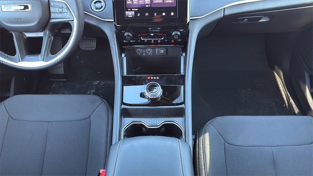 2025 Jeep Grand Cherokee GRAND CHEROKEE L LAREDO X 4X2