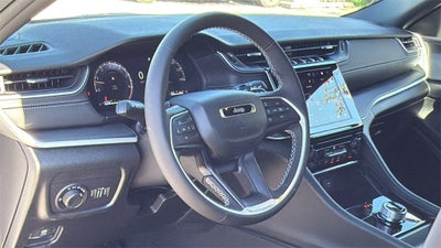 2025 Jeep Grand Cherokee GRAND CHEROKEE L LAREDO X 4X2