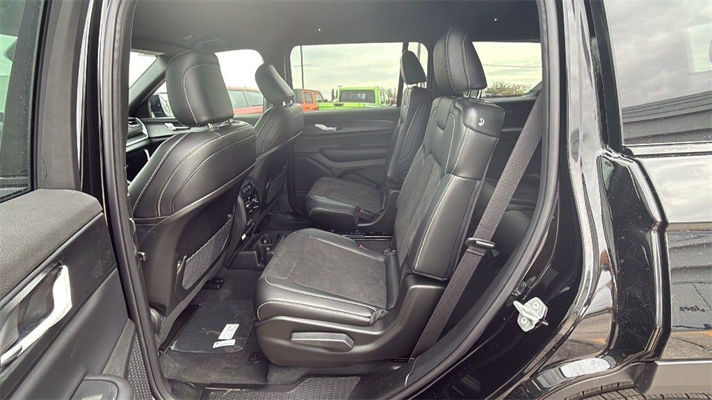 2025 Jeep Grand Cherokee GRAND CHEROKEE L ALTITUDE 4X2