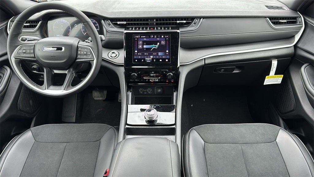 2025 Jeep Grand Cherokee GRAND CHEROKEE L ALTITUDE 4X2