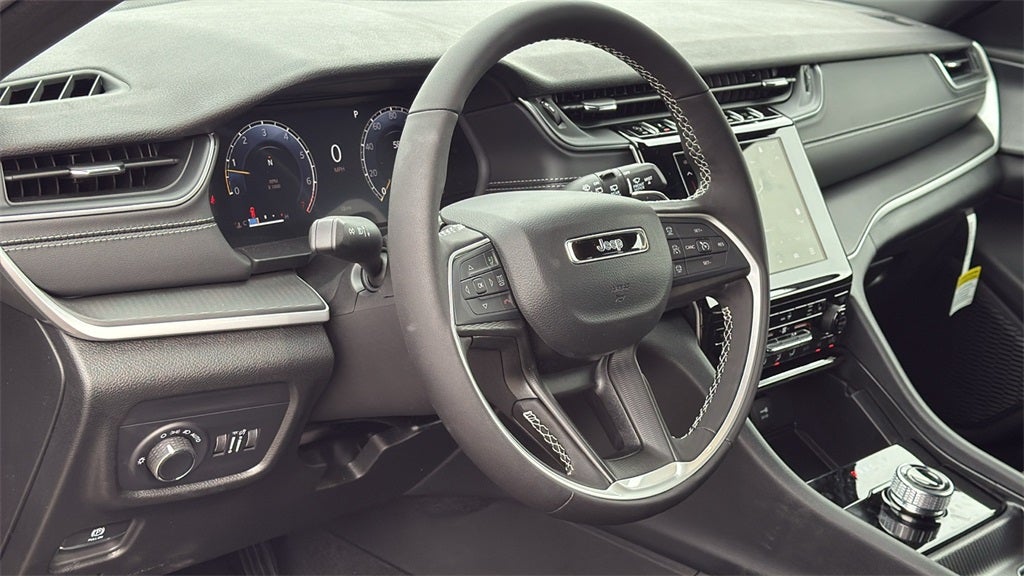 2025 Jeep Grand Cherokee GRAND CHEROKEE L ALTITUDE 4X2