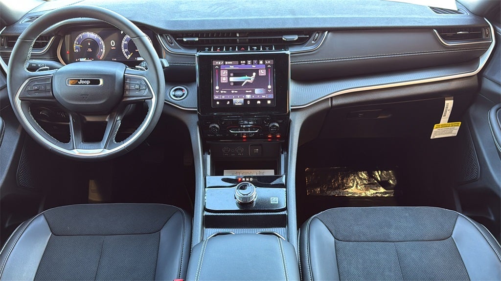 2025 Jeep Grand Cherokee GRAND CHEROKEE L ALTITUDE 4X2