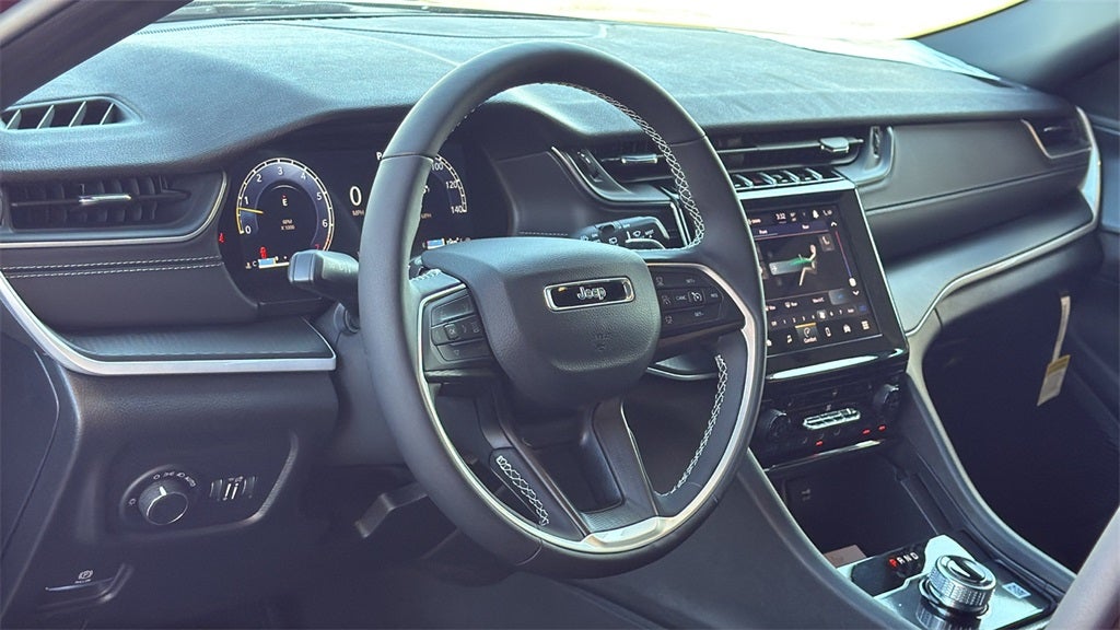 2025 Jeep Grand Cherokee GRAND CHEROKEE L ALTITUDE 4X2