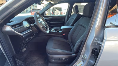 2025 Jeep Grand Cherokee GRAND CHEROKEE L LAREDO X 4X2