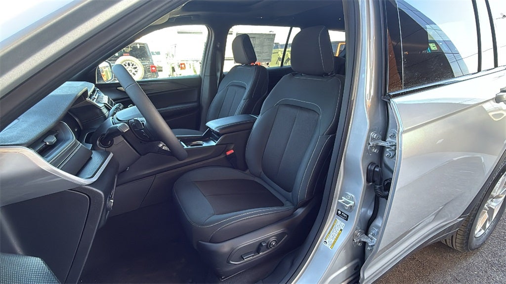 2025 Jeep Grand Cherokee GRAND CHEROKEE L LAREDO X 4X2