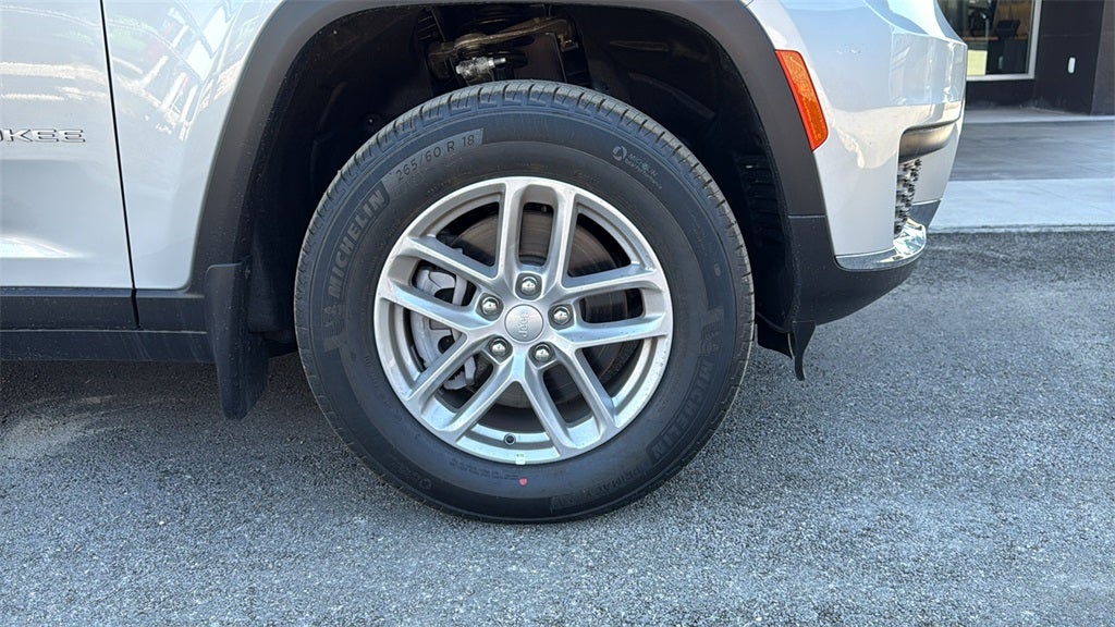 2025 Jeep Grand Cherokee GRAND CHEROKEE L LAREDO X 4X2