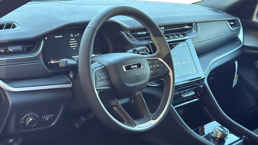 2025 Jeep Grand Cherokee GRAND CHEROKEE L LAREDO X 4X2