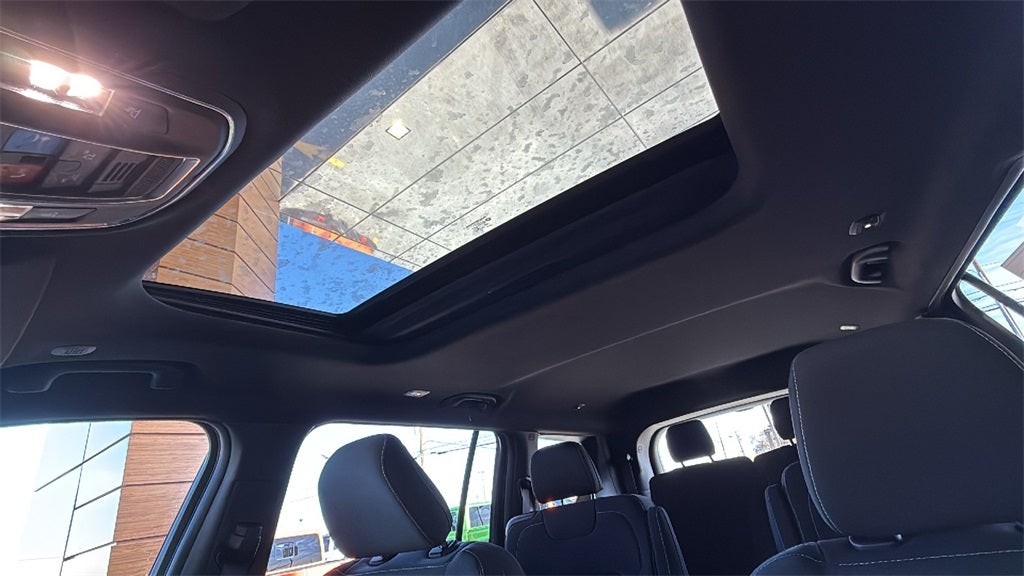 2025 Jeep Grand Cherokee GRAND CHEROKEE L LAREDO X 4X2