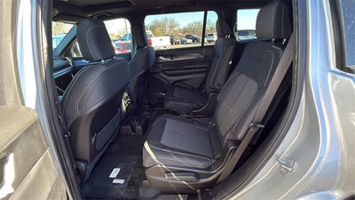 2025 Jeep Grand Cherokee GRAND CHEROKEE L LAREDO X 4X2