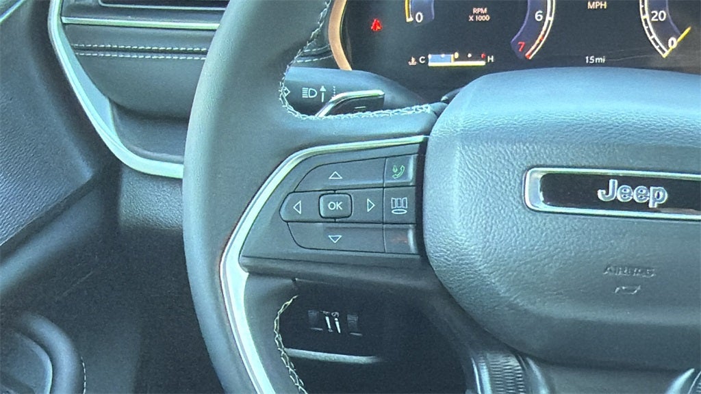 2025 Jeep Grand Cherokee GRAND CHEROKEE L LAREDO X 4X2