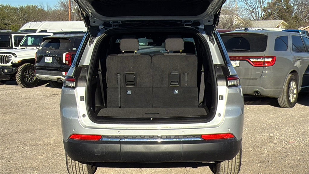 2025 Jeep Grand Cherokee GRAND CHEROKEE L LAREDO X 4X2