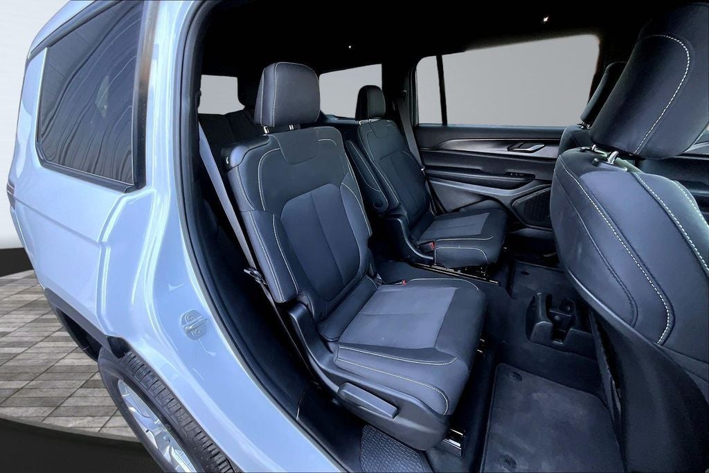 2026 Jeep Grand Cherokee L Laredo