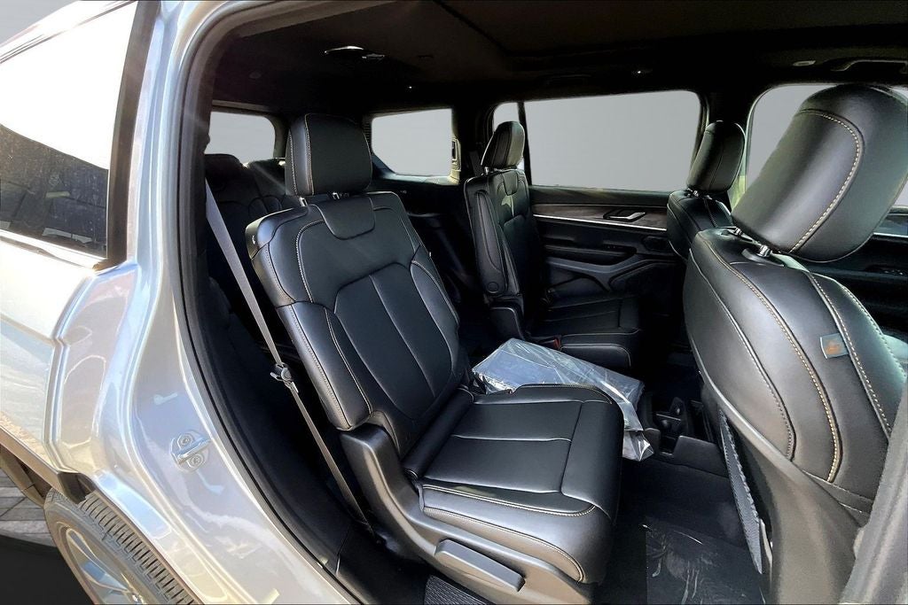 2026 Jeep Grand Cherokee L 85th Anniversary Edition