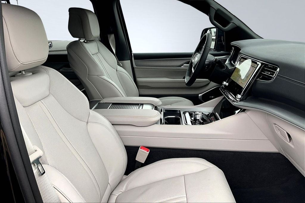 2026 Jeep Grand Wagoneer L 4x2