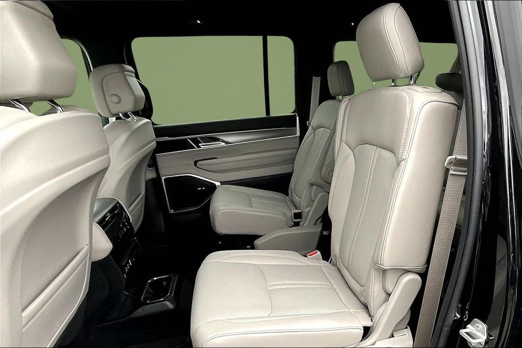 2026 Jeep Grand Wagoneer L 4x2