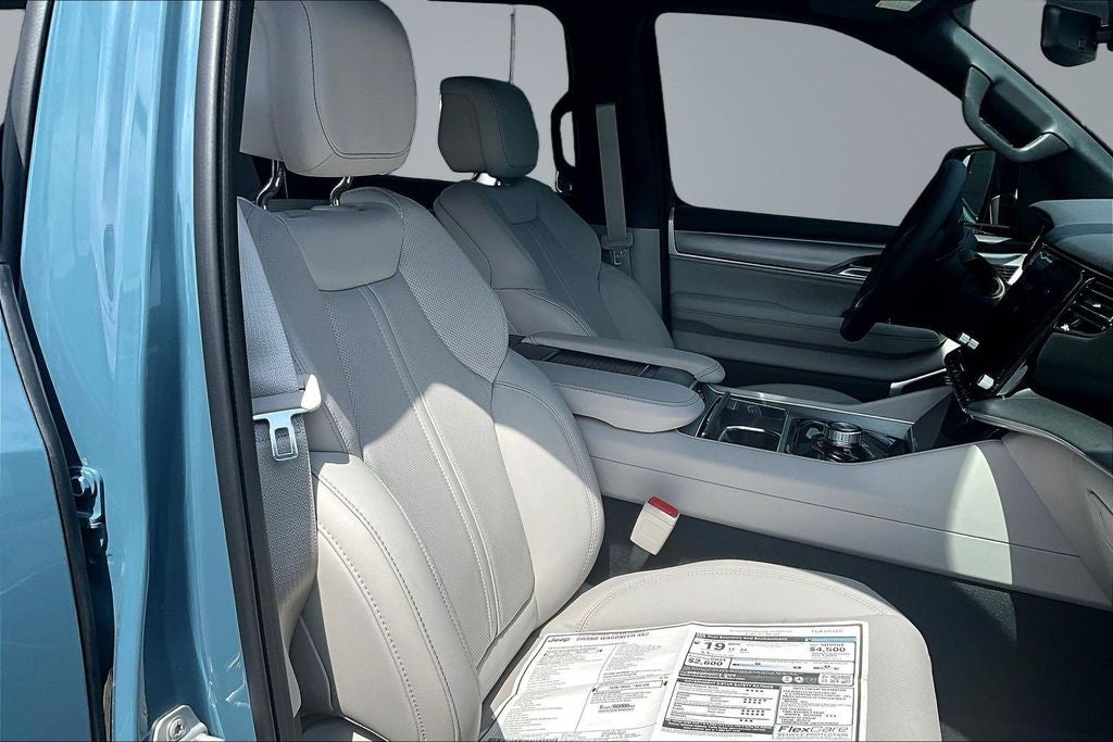 2026 Jeep Grand Wagoneer 4x2