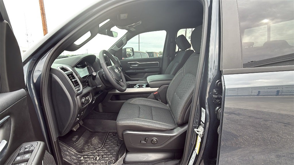 2025 RAM 1500 Lone Star Crew Cab 4x4 5'7' Box