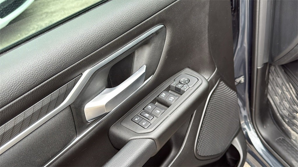 2025 RAM 1500 Lone Star Crew Cab 4x4 5'7' Box