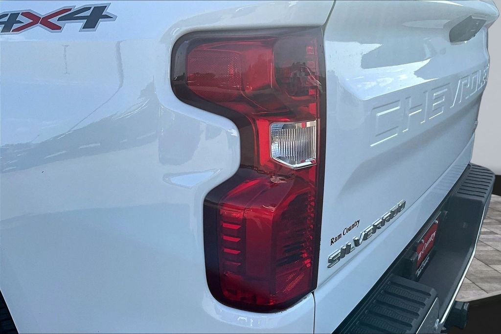 2025 Chevrolet Silverado 1500 LT LT1