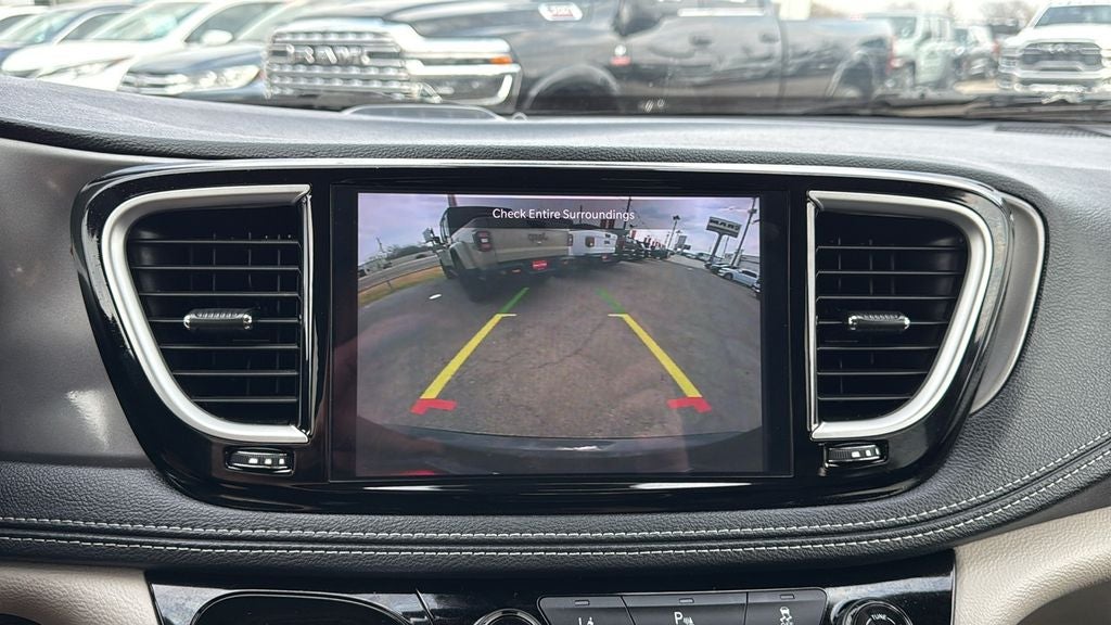 2023 Chrysler Pacifica Hybrid Touring L