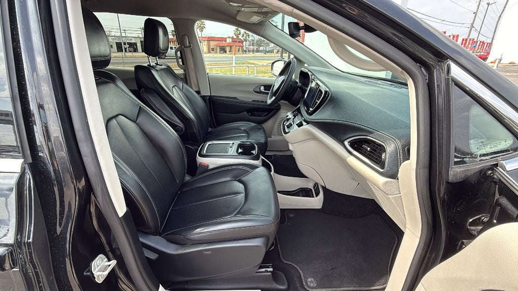 2023 Chrysler Pacifica Hybrid Touring L