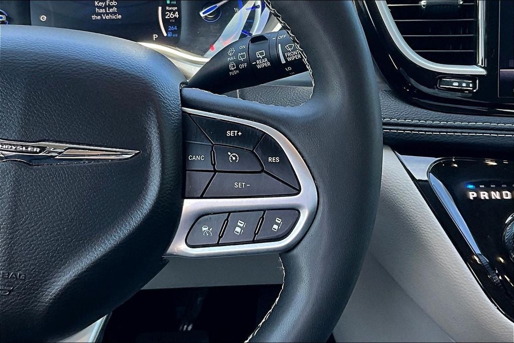 2024 Chrysler Pacifica Hybrid Select