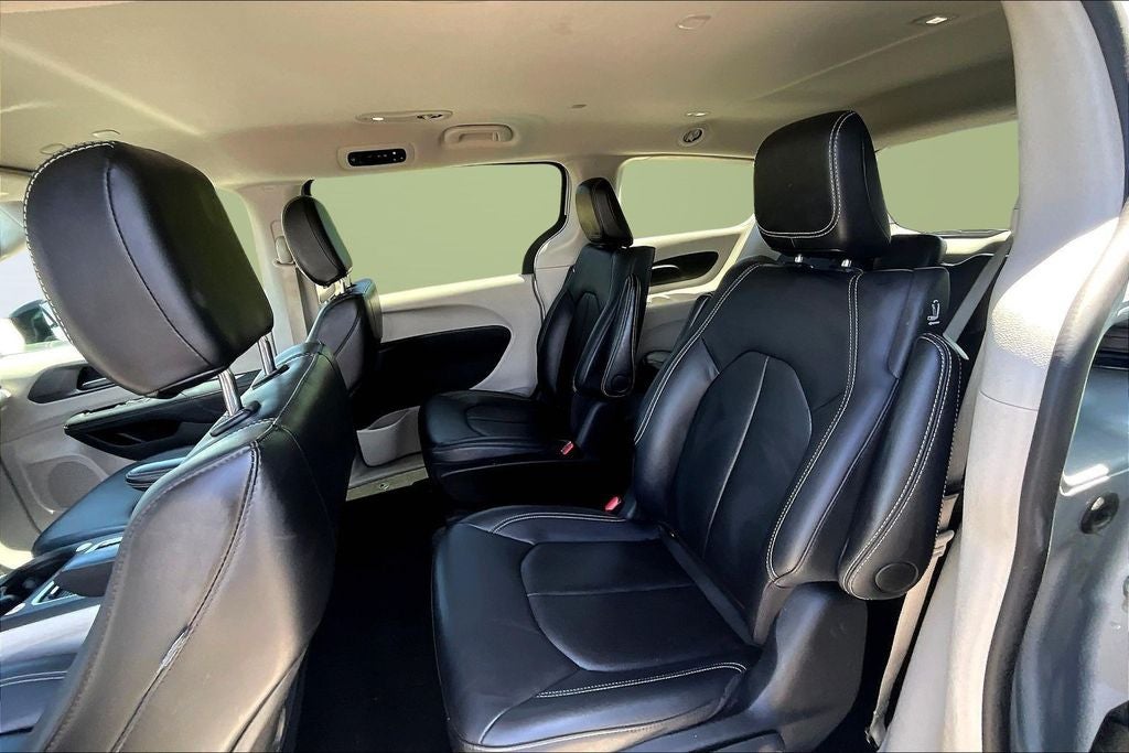 2024 Chrysler Pacifica Hybrid Select