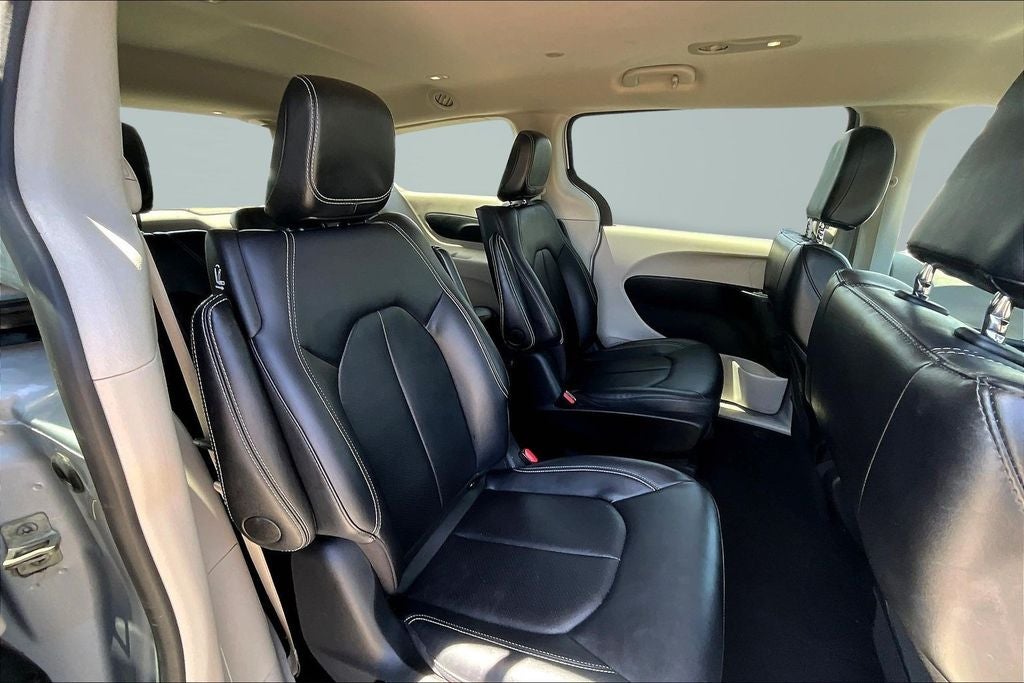 2024 Chrysler Pacifica Hybrid Select