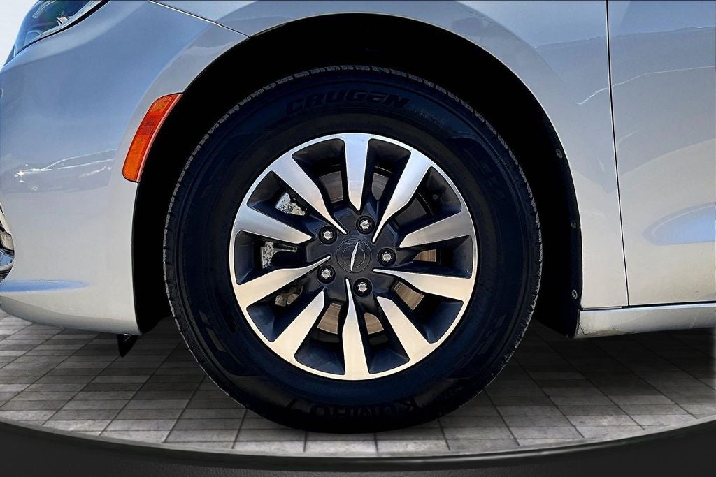 2024 Chrysler Pacifica Hybrid Select