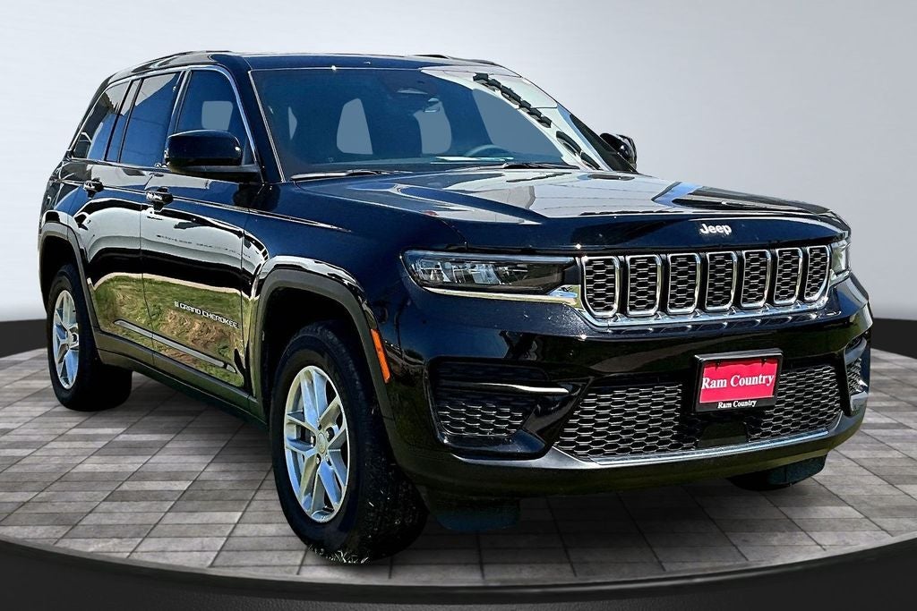 2026 Jeep Cherokee Laredo