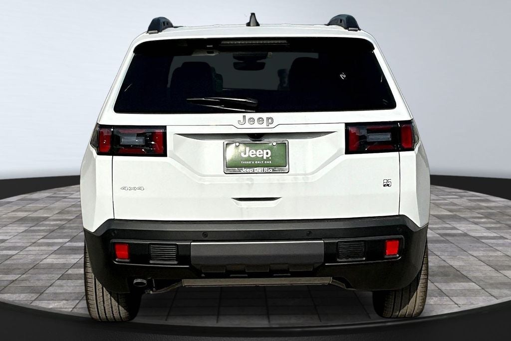 2026 Jeep Cherokee Laredo
