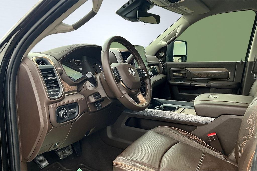 2025 RAM 3500 Limited Longhorn Crew Cab 4x4 8' Box