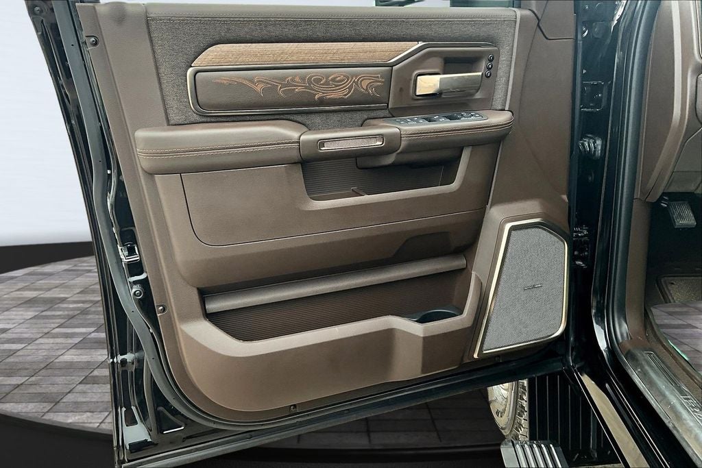 2025 RAM 3500 Limited Longhorn Crew Cab 4x4 8' Box