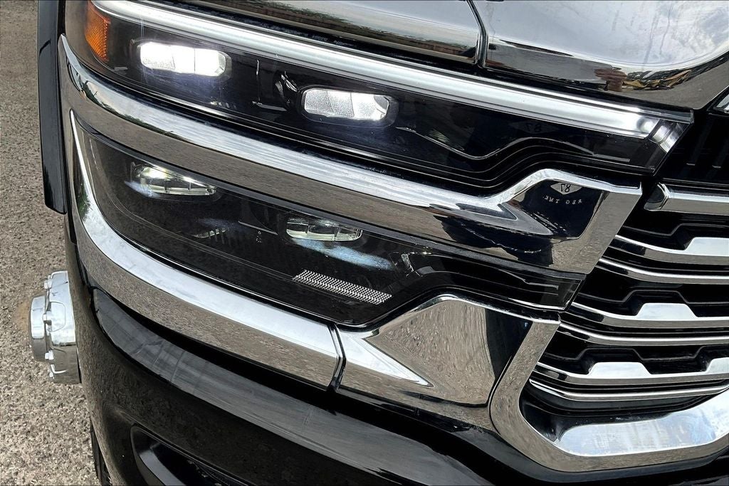 2025 RAM 3500 Limited Longhorn Crew Cab 4x4 8' Box