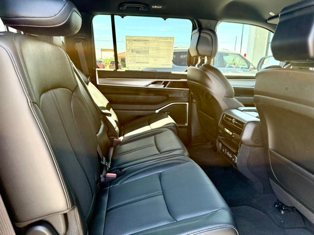 2025 Jeep Wagoneer L Series II