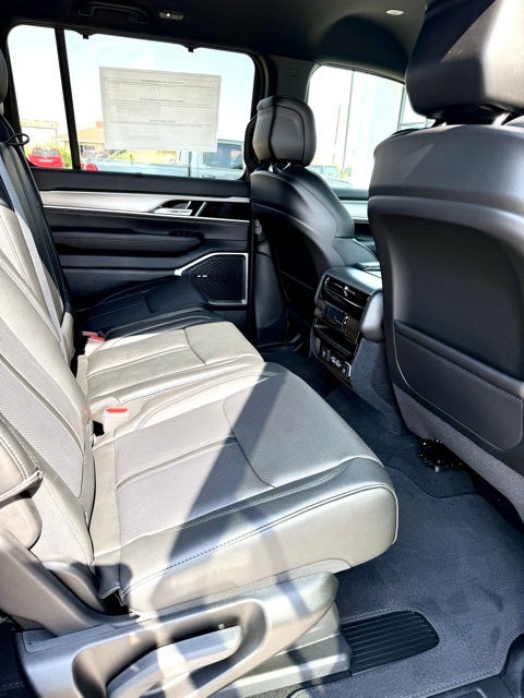 2025 Jeep Wagoneer L Series II