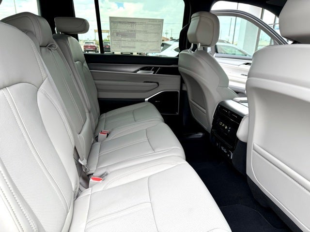 2025 Jeep Wagoneer Base 4WD