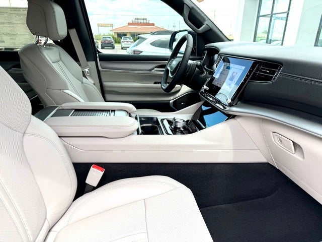 2025 Jeep Wagoneer Base 4WD