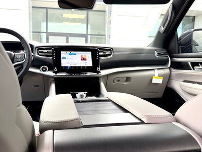 2025 Jeep Wagoneer Base 4WD