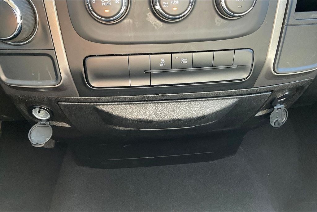 2024 RAM 1500 Classic SLT